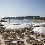 Royal - Luxury Hotel, Residence, &