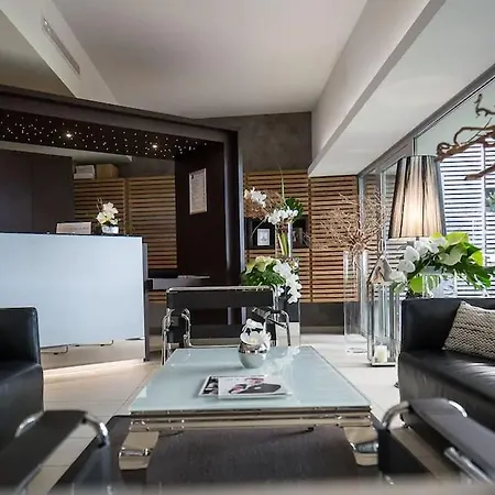 Hotel Royal - Luxury Hotel, Résidence, Beach&spa Antibes