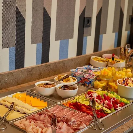 Royal - Luxury Hotel, Résidence, Beach&spa Hotel 4*