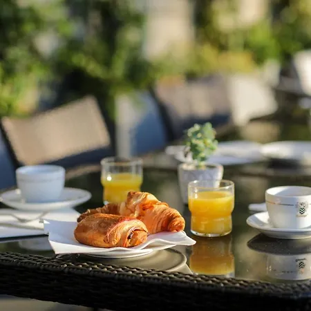 Royal - Luxury Hotel, Résidence, Beach&spa Hotel Antibes