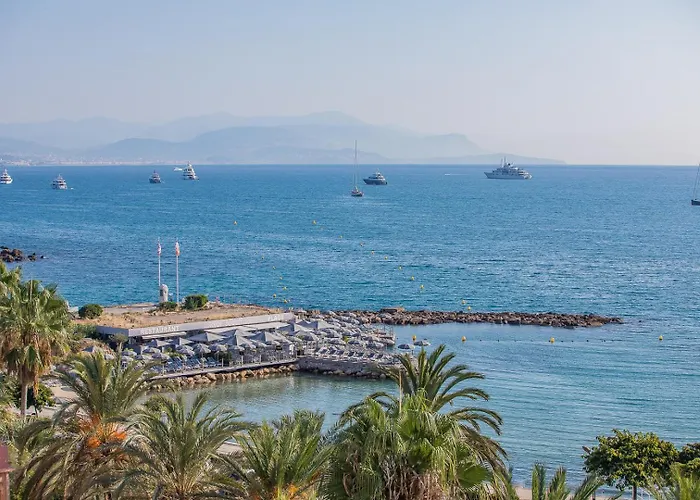 Royal - Luxury Hotel, Residence, & Antibes