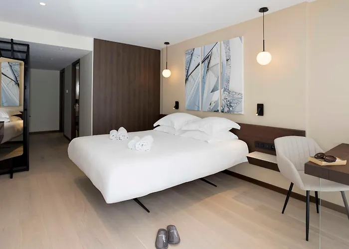 Royal - Luxury Hotel, Residence, &