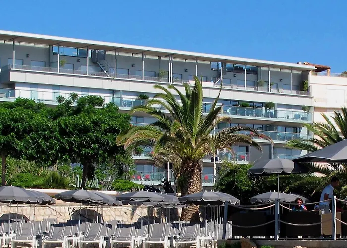 Royal - Luxury Hotel, Residence, & 4*