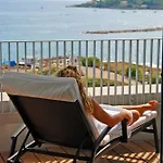 Royal - Luxury Hotel, Residence, & Hotel