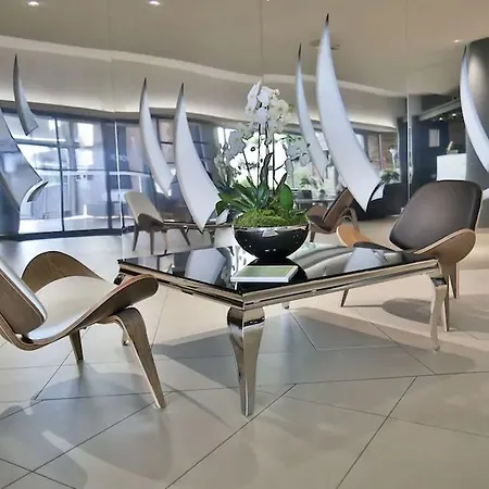 Royal - Luxury Hotel, Residence, & Hotell 4*