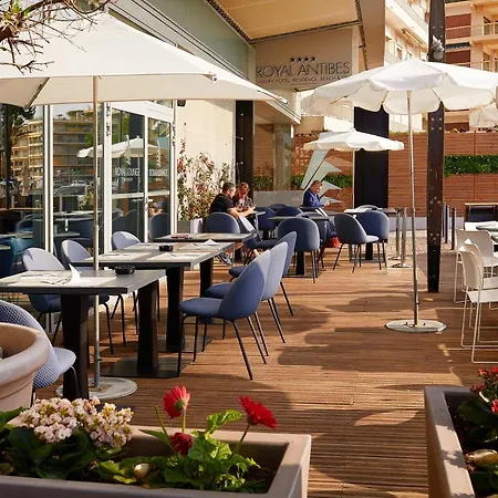Royal - Luxury Hotel, Residence, & Hotell