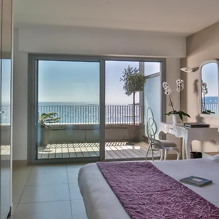 Royal - Luxury Hotel, Residence, & 4* Antibes