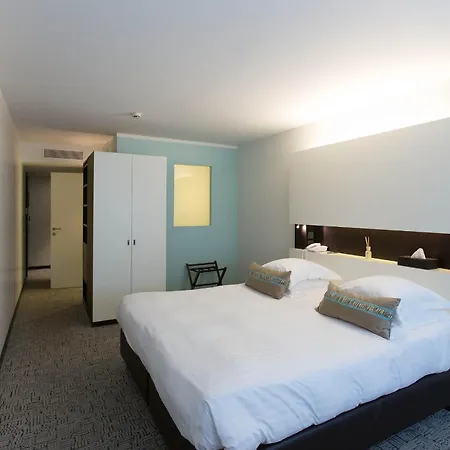 Royal - Luxury Hotel, Residence, &