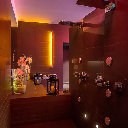 Hotel Royal - Luxury Hotel, Residence, & 4*