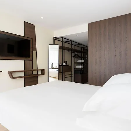 Royal - Luxury Hotel, Residence, & Hotel