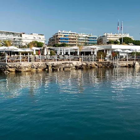 Royal - Luxury Hotel, Residence, & Hotel 4*
