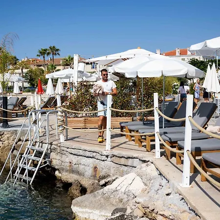 Royal - Luxury Hotel, Residence, & 4* Antibes