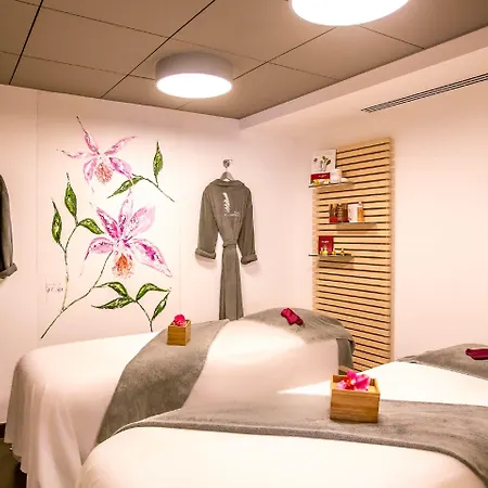 فندق رويال أنتيبز - لاكشري ريزيدنسز, بيتش&سبا