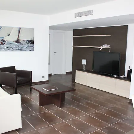 Royal - Luxury Hotel, Residence, & 4*
