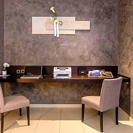 Royal - Luxury Hotel, Residence, & 4* Antibes