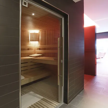 Готель Royal - Luxury Hotel, Residence, &