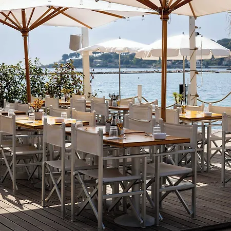Royal - Luxury Hotel, Residence, &
