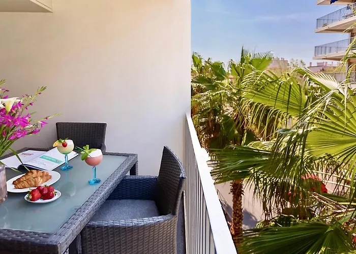 Royal - Luxury Hotel, Residence, & 4* Antibes