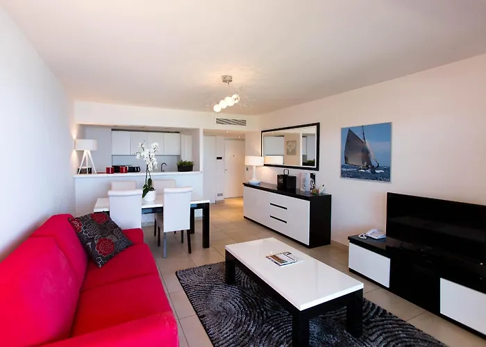 Royal - Luxury Hotel, Residence, & Hotel