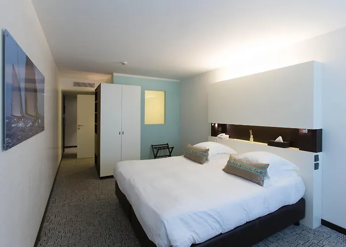 Royal - Luxury Hotel, Residence, &