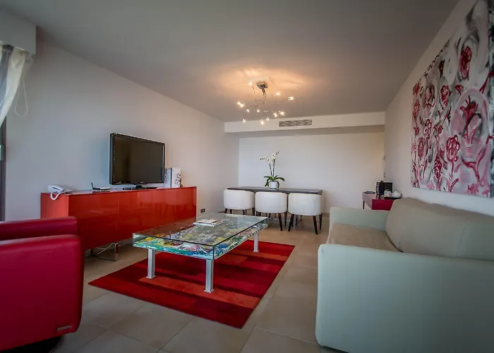 Royal - Luxury Hotel, Residence, & Antibes