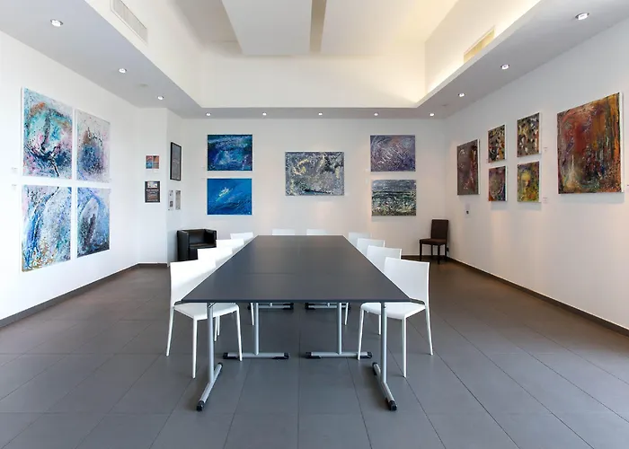 Hotel Royal - Luxury Hotel, Residence, & 4*